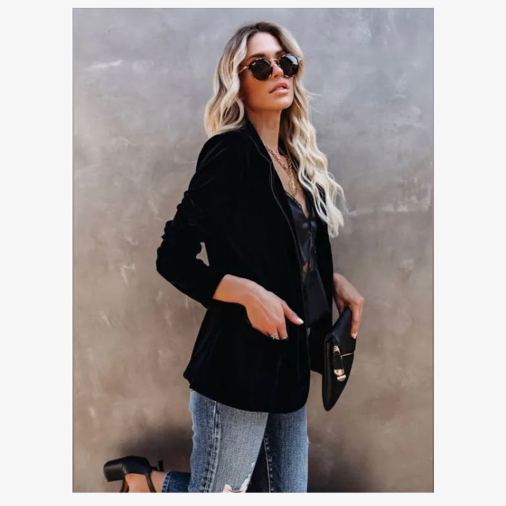 Never worn with tags Vici black velvet blazer